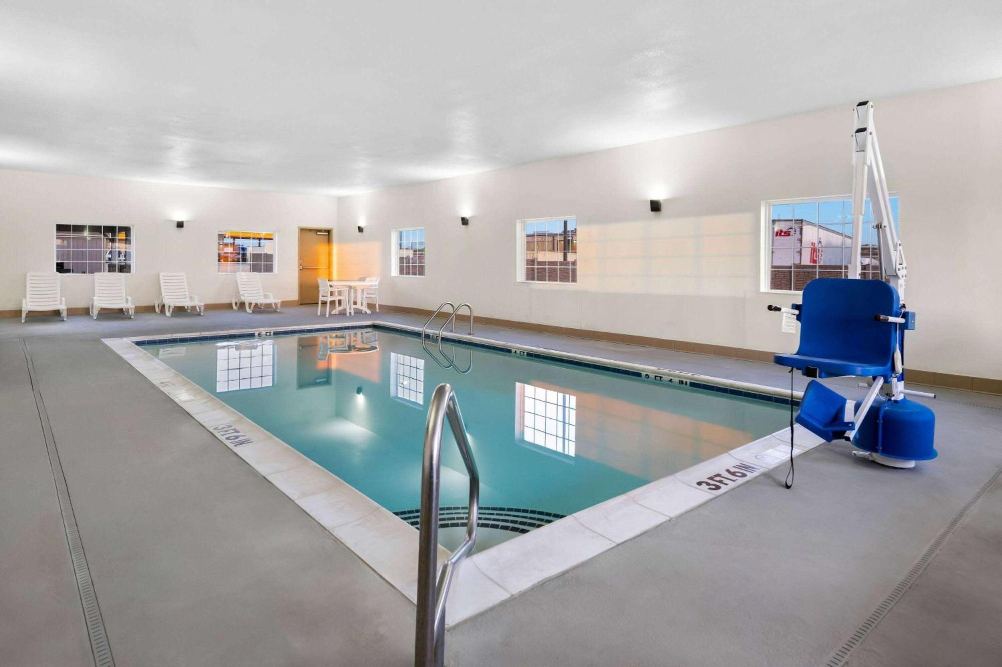 Microtel Inn & Suites By Wyndham Sweetwater Bagian luar foto